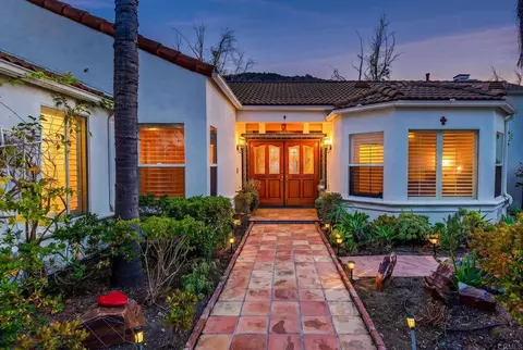 28301 Crooked Oak Ln, Escondido, CA 92026