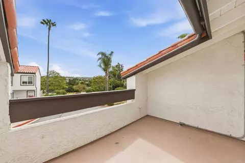 Exterior - 6717 Clover Ct, Carlsbad, CA 92011 photo 2 of 5