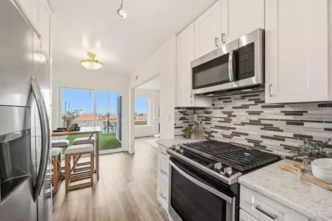 Kitchen - 6717 Clover Ct, Carlsbad, CA 92011 photo 4 of 4