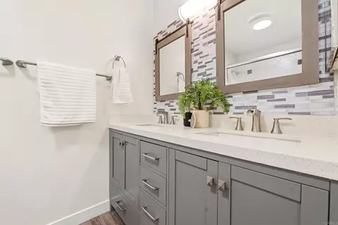 Bath - 6717 Clover Ct, Carlsbad, CA 92011 photo 3 of 3