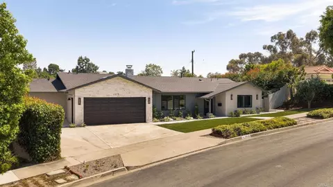 2215 Golden Cir, Newport Beach, CA 92660