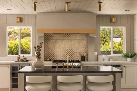 2215 Golden Cir, Newport Beach, CA 92660
