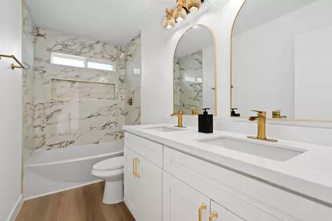 Bath - 2858 Lehigh Ct, Oceanside, CA 92056 photo 5 of 7