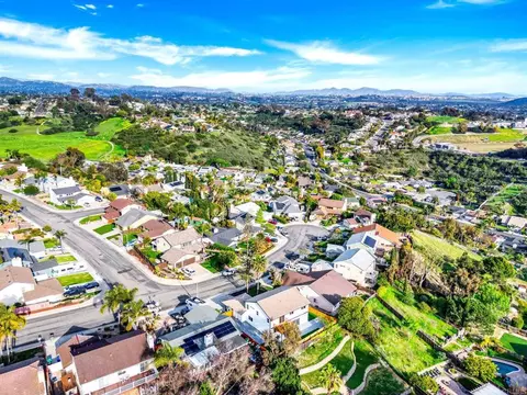 View/Area - 2858 Lehigh Ct, Oceanside, CA 92056 photo 5 of 6