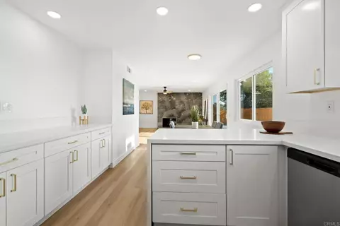 Kitchen - 2858 Lehigh Ct, Oceanside, CA 92056 photo 4 of 5