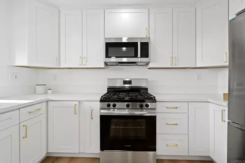 Kitchen - 2858 Lehigh Ct, Oceanside, CA 92056 photo 2 of 5