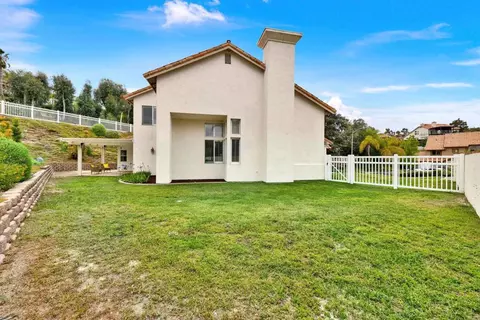 Exterior - 11592 Shadow Ranch Rd, La Mesa, CA 91941 photo 9 of 10