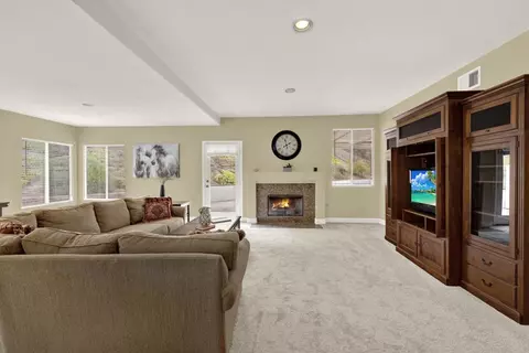 Living - 11592 Shadow Ranch Rd, La Mesa, CA 91941 photo 5 of 8