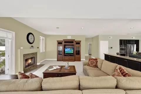 Living - 11592 Shadow Ranch Rd, La Mesa, CA 91941 photo 6 of 8
