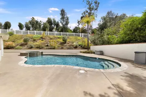Exterior - 11592 Shadow Ranch Rd, La Mesa, CA 91941 photo 6 of 10
