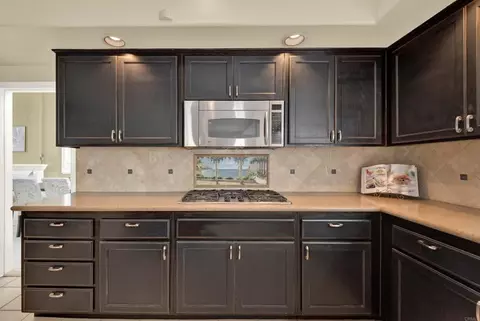 Kitchen - 11592 Shadow Ranch Rd, La Mesa, CA 91941 photo 4 of 6