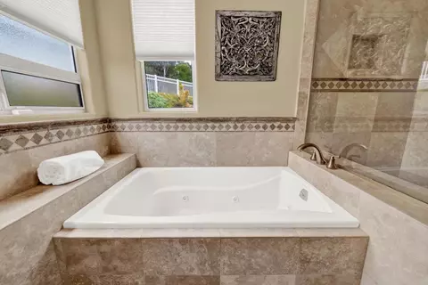 Bath - 11592 Shadow Ranch Rd, La Mesa, CA 91941 photo 4 of 8