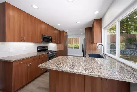 Kitchen - 13050 Tuscarora Dr, Poway, CA 92064 photo 2 of 3