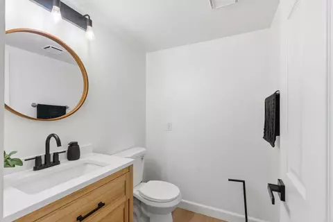 Bath - 754 Manecita Cir, Perris, CA 92571 photo 1 of 3
