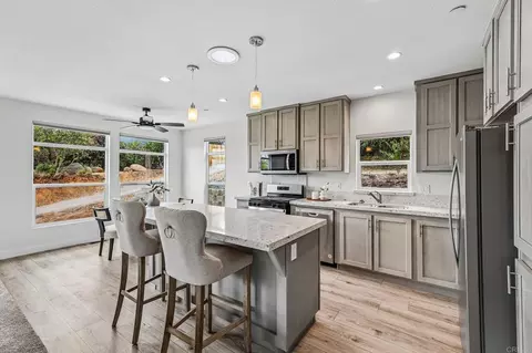 Kitchen - 1052 Ranchito Vis, Alpine, CA 91901 photo 7 of 8