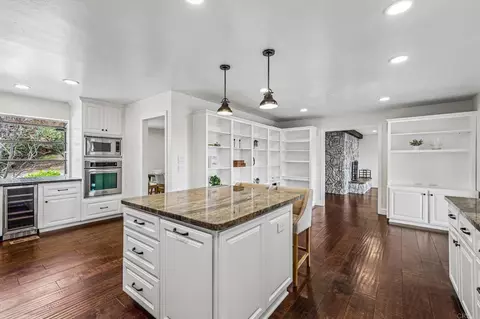 Kitchen - 1052 Ranchito Vis, Alpine, CA 91901 photo 5 of 8