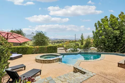Exterior - 1052 Ranchito Vis, Alpine, CA 91901 photo 6 of 16