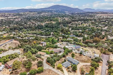 View/Area - 1052 Ranchito Vis, Alpine, CA 91901 photo 4 of 6