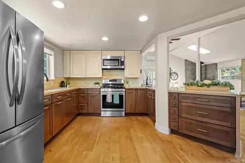 Kitchen - 919 Kenison Dr, Julian, CA 92036 photo 1 of 3