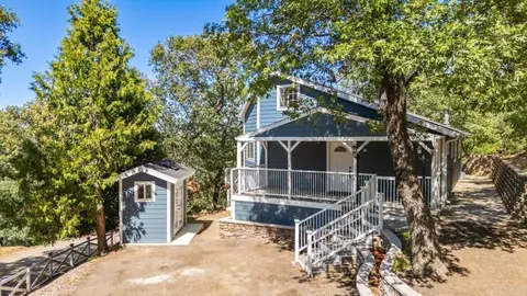 Exterior - 919 Kenison Dr, Julian, CA 92036 photo 7 of 8