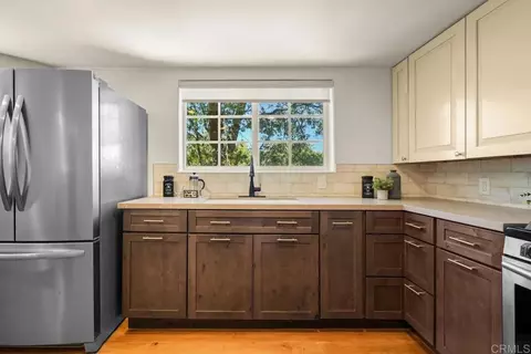 Kitchen - 919 Kenison Dr, Julian, CA 92036 photo 2 of 3