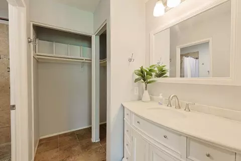 Bath - 244 Riverview Way, Oceanside, CA 92057 photo 3 of 5