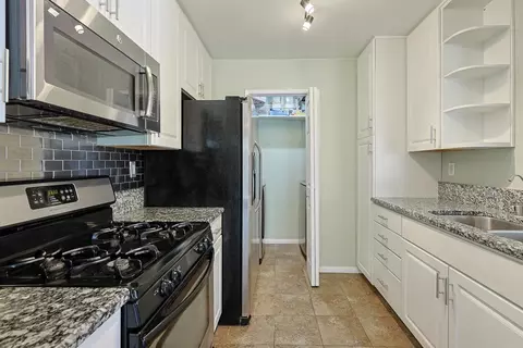 Kitchen - 244 Riverview Way, Oceanside, CA 92057 photo 1 of 4