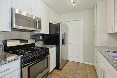 Kitchen - 244 Riverview Way, Oceanside, CA 92057 photo 3 of 4