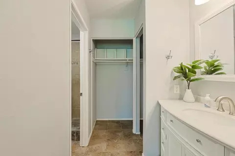Bath - 244 Riverview Way, Oceanside, CA 92057 photo 4 of 5