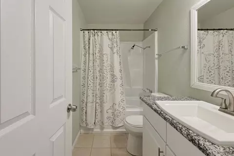 Bath - 244 Riverview Way, Oceanside, CA 92057 photo 2 of 5