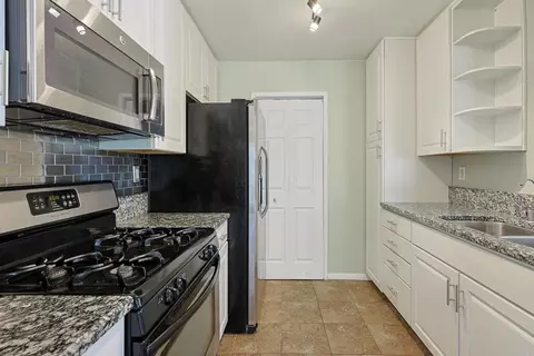 Kitchen - 244 Riverview Way, Oceanside, CA 92057 photo 2 of 4