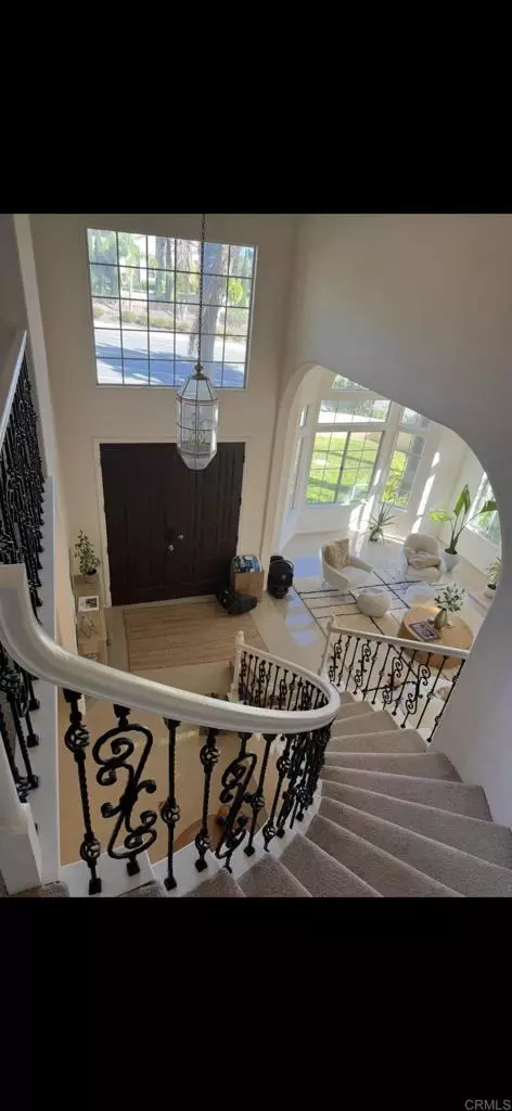 7009 El Fuerte St, Carlsbad, CA 92009