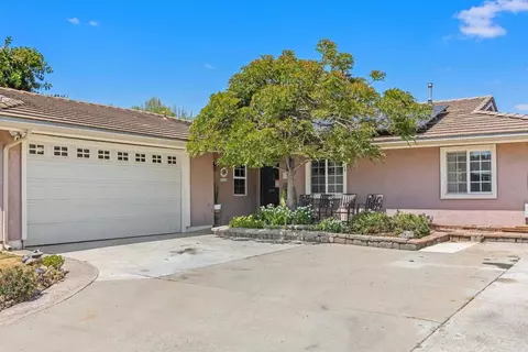 1650 Queenston Dr, Escondido, CA 92027