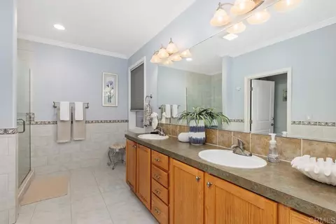 Bath - 212 Acropolis Way, Vista, CA 92084 photo 2 of 4