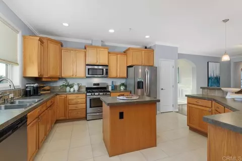 Kitchen - 212 Acropolis Way, Vista, CA 92084 photo 2 of 4