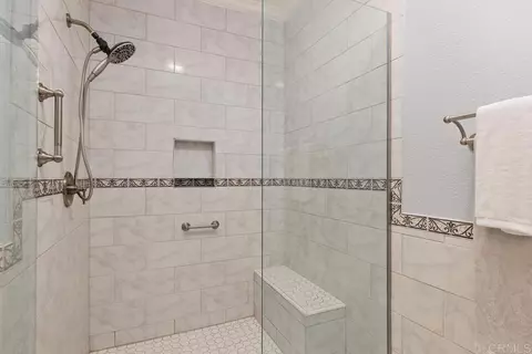 Bath - 212 Acropolis Way, Vista, CA 92084 photo 3 of 4