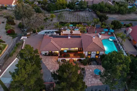 2763 W Victoria Dr, Alpine, CA 91901