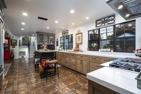 Kitchen - 2763 W Victoria Dr, Alpine, CA 91901 photo 3 of 5