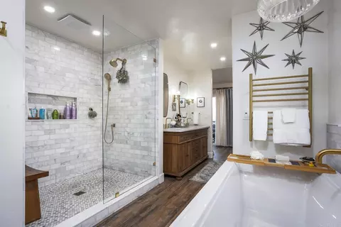 Bath - 2763 W Victoria Dr, Alpine, CA 91901 photo 4 of 5