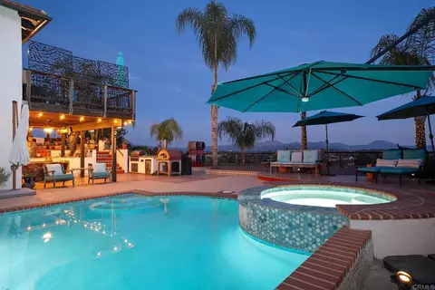 2763 W Victoria Dr, Alpine, CA 91901