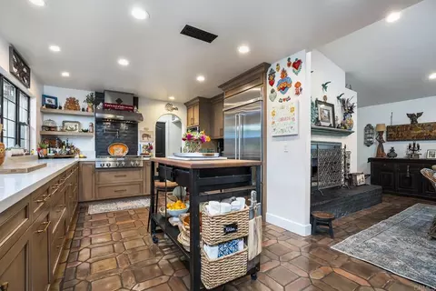 Kitchen - 2763 W Victoria Dr, Alpine, CA 91901 photo 4 of 5