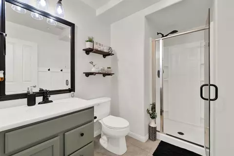 Bath - 1501 Mirabelle Ln, Santee, CA 92071 photo 2 of 4