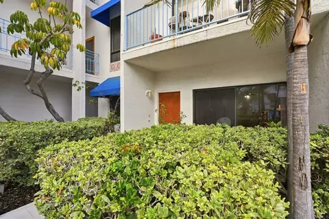 8310 Regents Rd #1E, San Diego, CA 92122