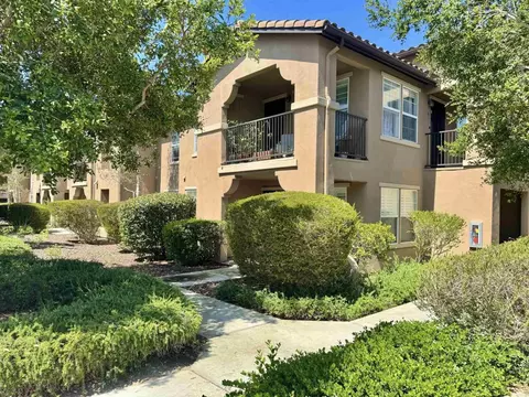 14692 Via Fiesta #4, San Diego, CA 92127