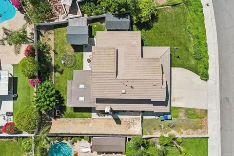 View/Area - 1602 Tonia Ct, Riverside, CA 92506 photo 2 of 6