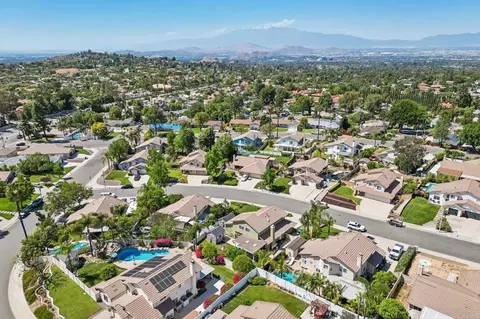 View/Area - 1602 Tonia Ct, Riverside, CA 92506 photo 4 of 6