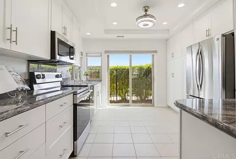 Kitchen - 12876 Circulo Dardo, San Diego, CA 92128 photo 2 of 5
