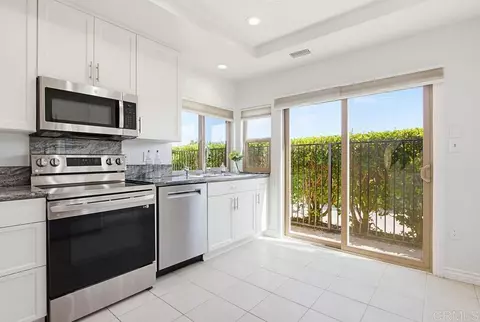 Kitchen - 12876 Circulo Dardo, San Diego, CA 92128 photo 3 of 5