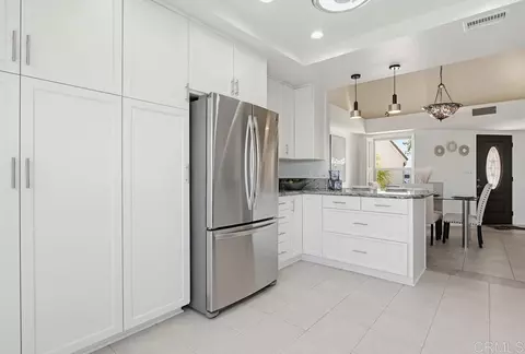 Kitchen - 12876 Circulo Dardo, San Diego, CA 92128 photo 4 of 5
