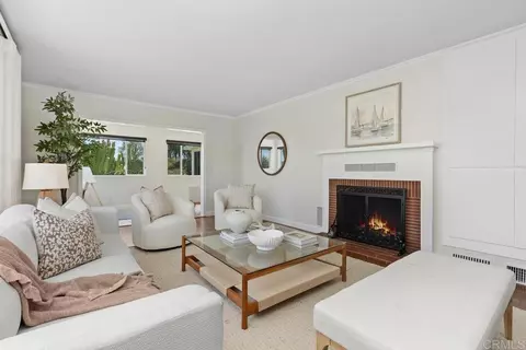 Living - 746 Sunrise Dr E, Vista, CA 92084 photo 3 of 5